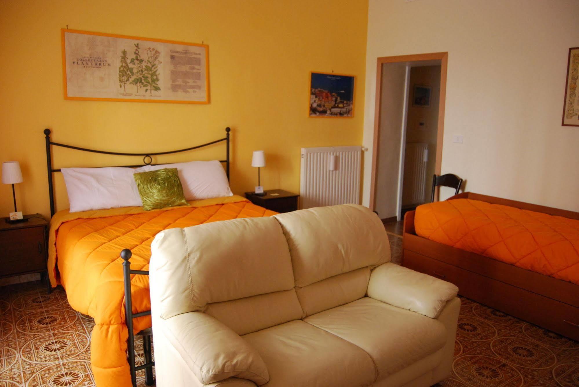 Bed And Breakfast Casa Mariella Наполи Екстериор снимка