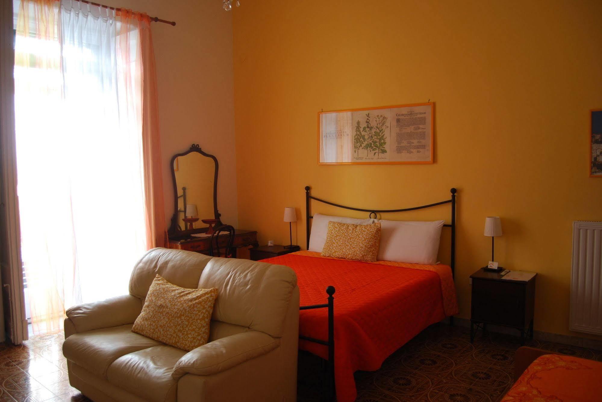 Bed And Breakfast Casa Mariella Наполи Екстериор снимка