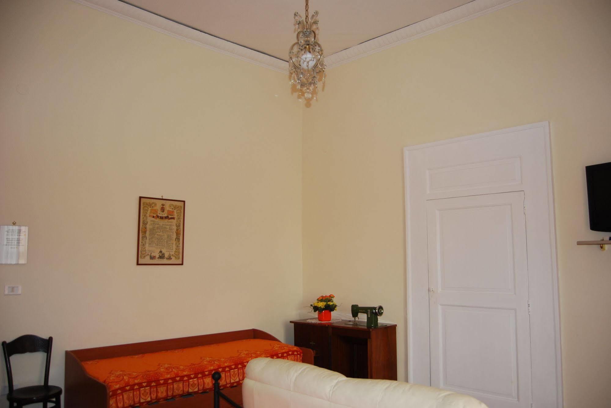 Bed And Breakfast Casa Mariella Наполи Екстериор снимка