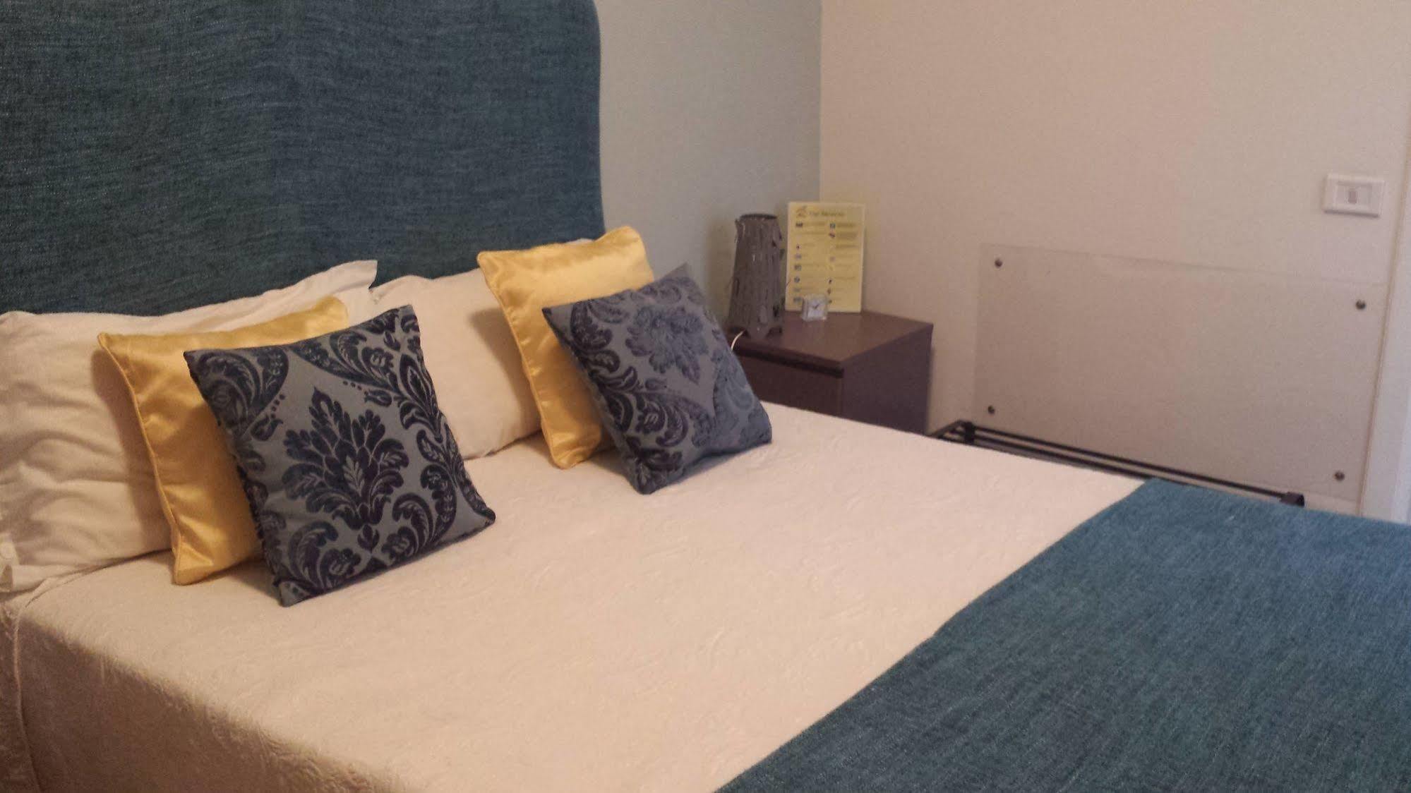 Bed And Breakfast Casa Mariella Наполи Екстериор снимка